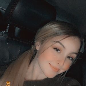 Meet your Posher, Alexia